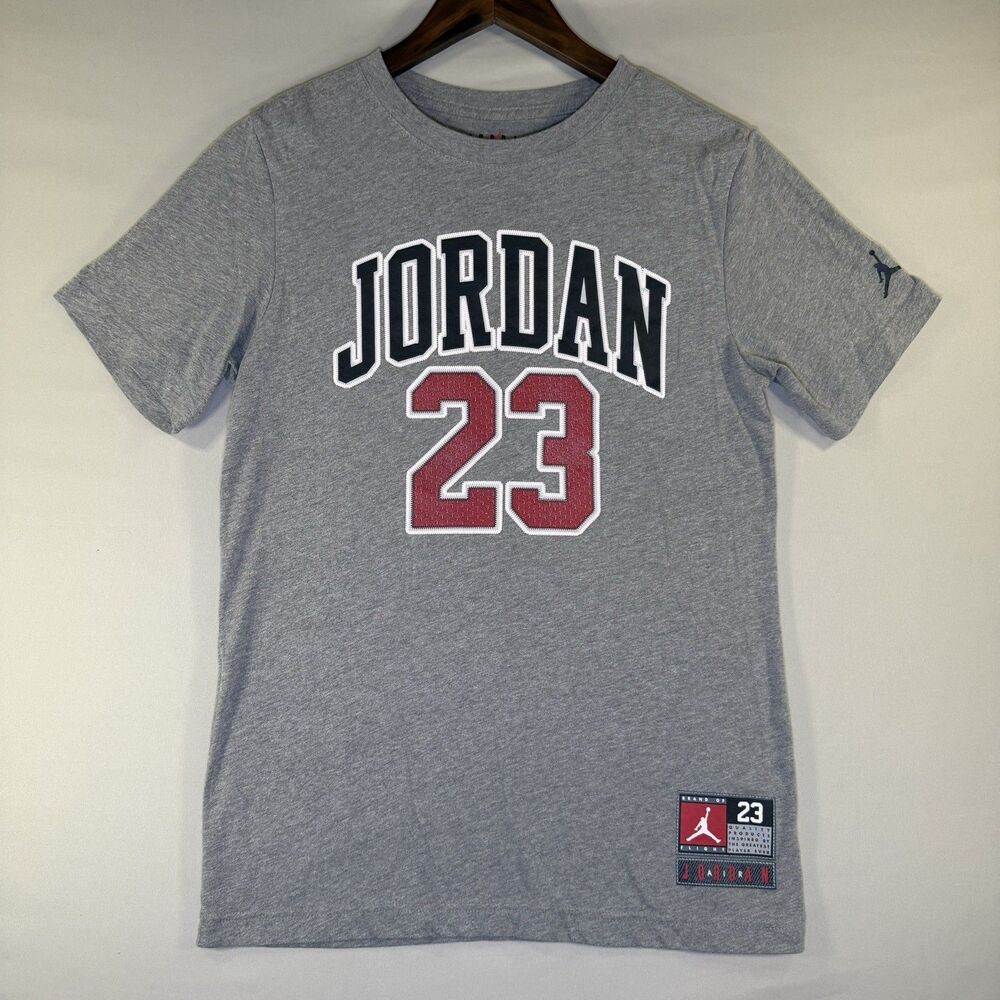 Jordan T-Shirt Boys XLarge Gray 23 Basketball Graphic Tee Jumpman Short Sleeve